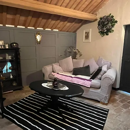 Emilia Villa